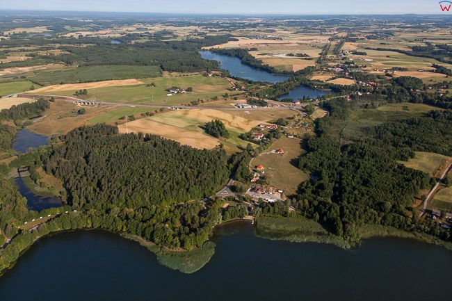 Olecko, panorama przez jezioro Olecko w kierunku jeziora Sedraneckiego. EU, Pl, Warm-Maz. Lotnicze.